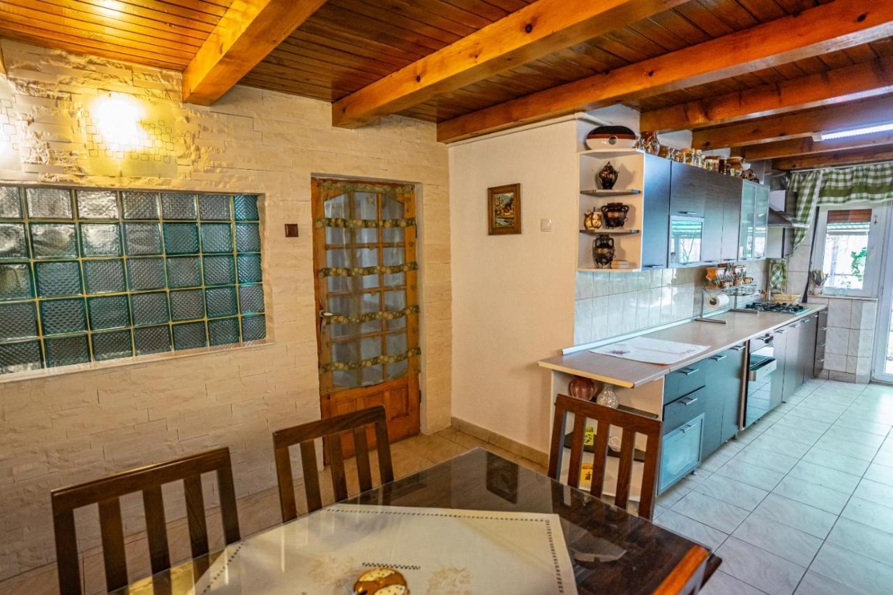 Casa Mihai Guest house *